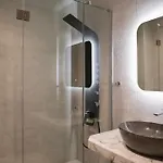 μikri Arktos Boutique