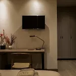 μikri Arktos Boutique
