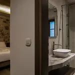Hotell μikri Arktos Boutique 3*