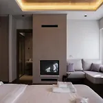 μikri Arktos Boutique
