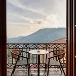 μikri Arktos Boutique Hotel