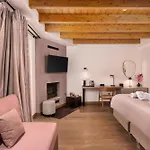 μikri Arktos Boutique Hotel 3*