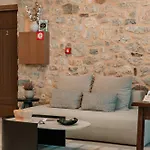 μikri Arktos Boutique