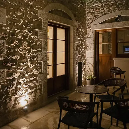 酒店 μikri Arktos Boutique 3*