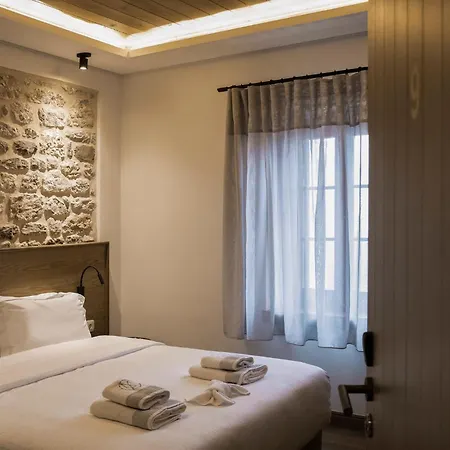 μikri Arktos Boutique