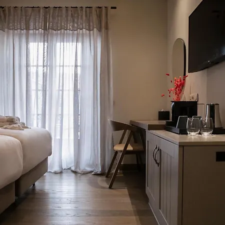 μikri Arktos Boutique