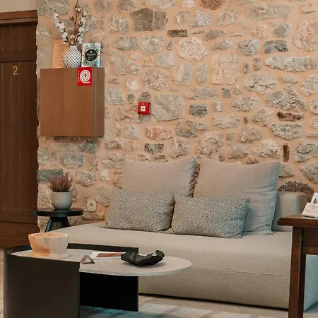 μikri Arktos Boutique
