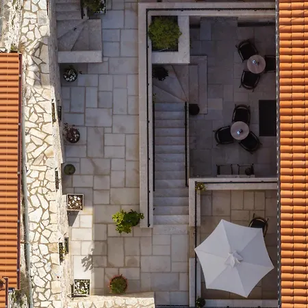 Hotel μikri Arktos Boutique 3*