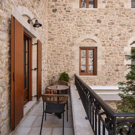 μikri Arktos Boutique