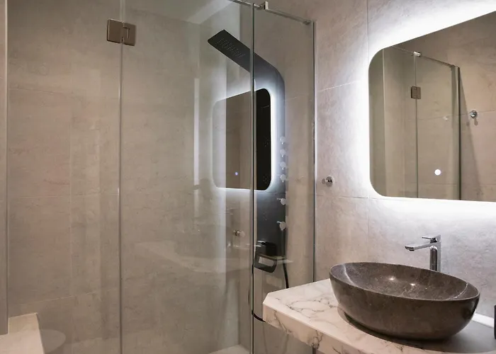 μikri Arktos Boutique