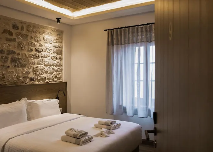 μikri Arktos Boutique